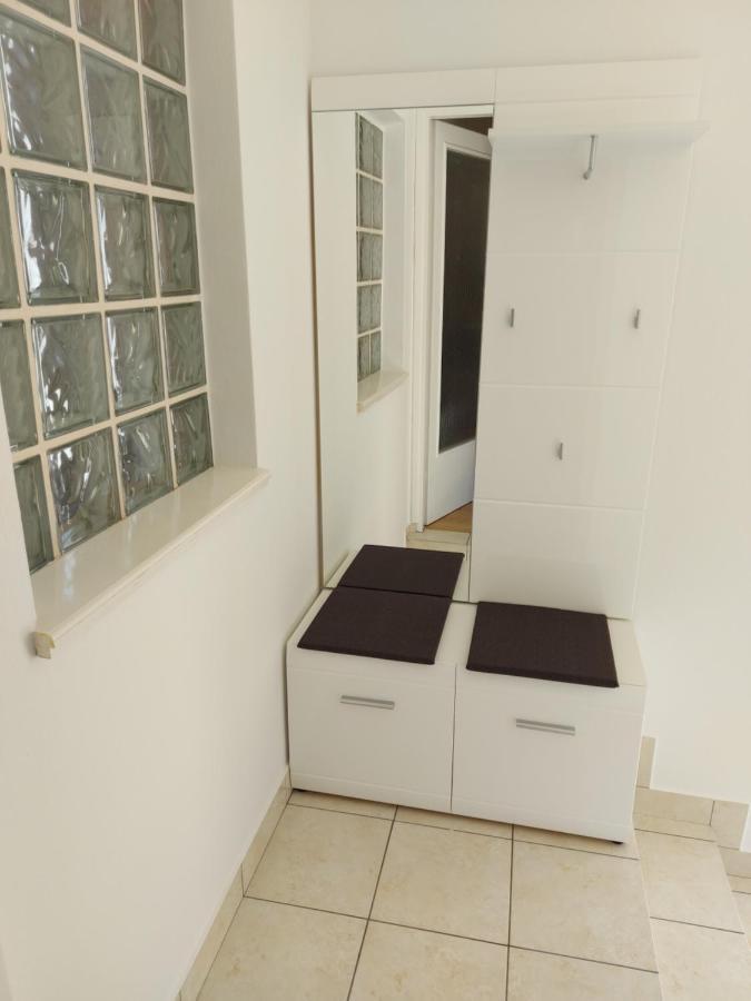 Appartement Apartman Larisa à Kampor Extérieur photo