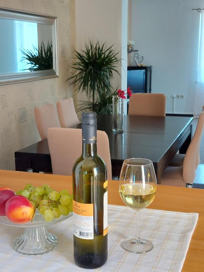 Appartement Apartman Larisa à Kampor Extérieur photo