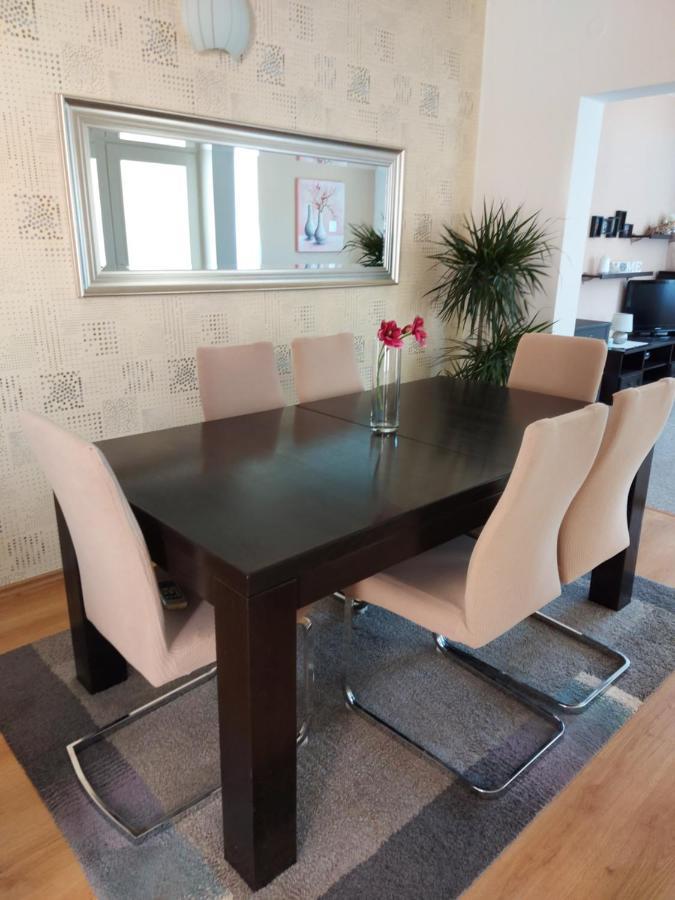 Appartement Apartman Larisa à Kampor Extérieur photo