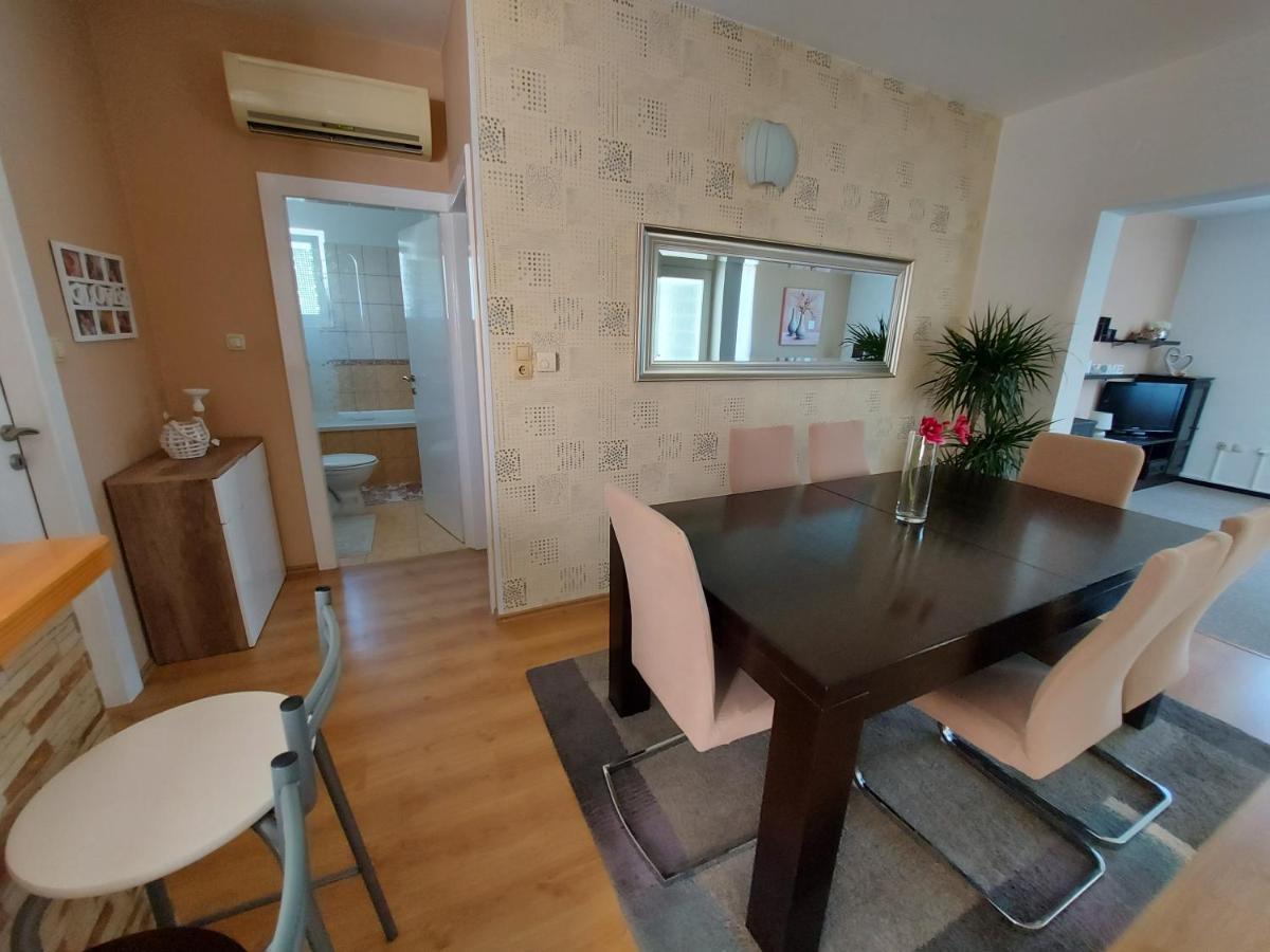 Appartement Apartman Larisa à Kampor Extérieur photo