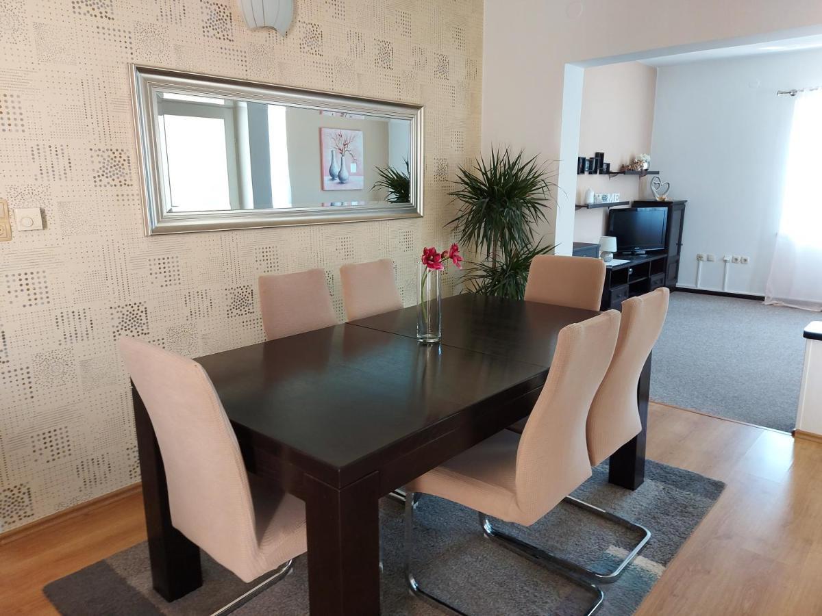 Appartement Apartman Larisa à Kampor Extérieur photo