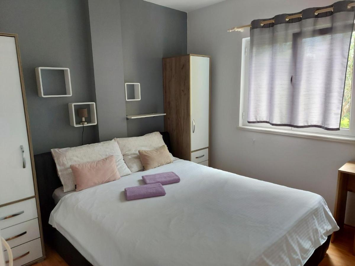 Appartement Apartman Larisa à Kampor Extérieur photo