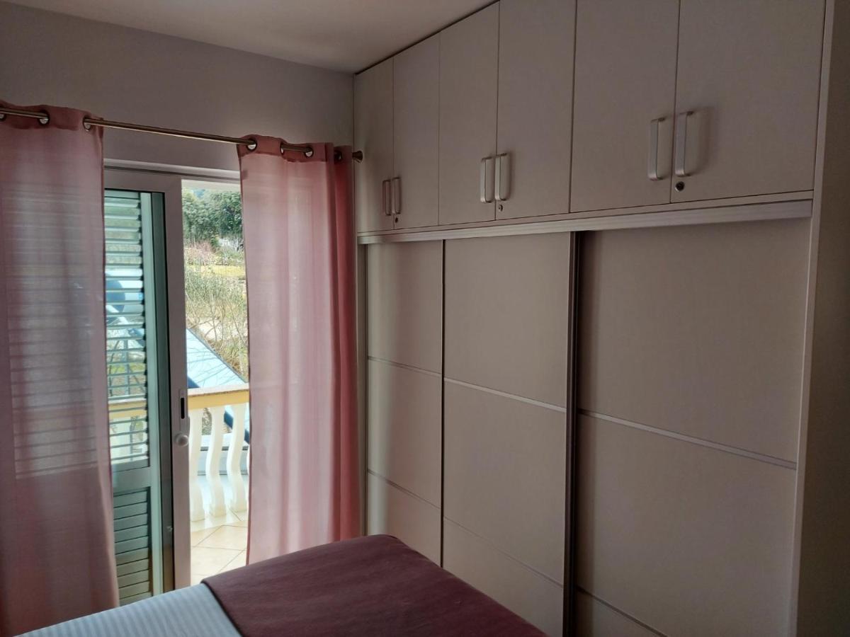Appartement Apartman Larisa à Kampor Extérieur photo